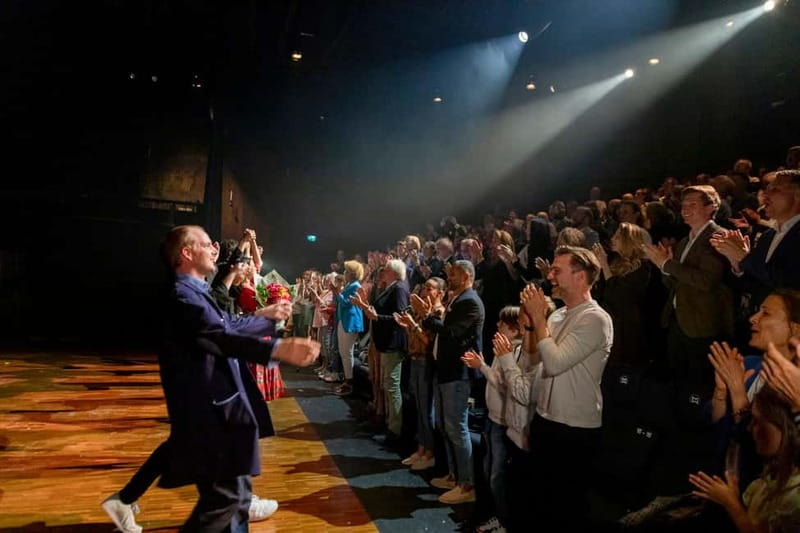 Magic World ● Magic Variety Show - Timing in Vienna: meeting at Madame Tussauds and arriving with a buffer