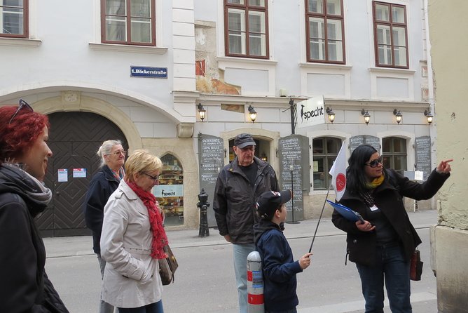 Medieval lanes, legends and stories - A 90 minute First District story walk that feels like a secret map