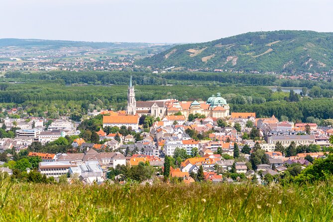Mountainbike Magic: Vienna's Forest and Fresh Grape Juice - Starting at Bauernmarkt: Getting Your Bearings Fast
