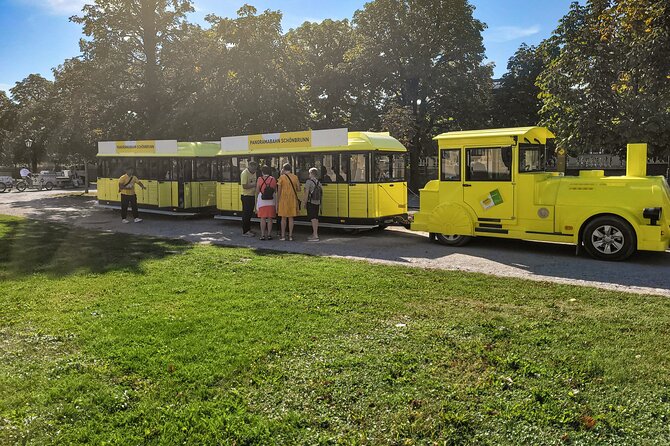 Panoramabahn Schoenbrunn - Where to start: finding the train platform smoothly