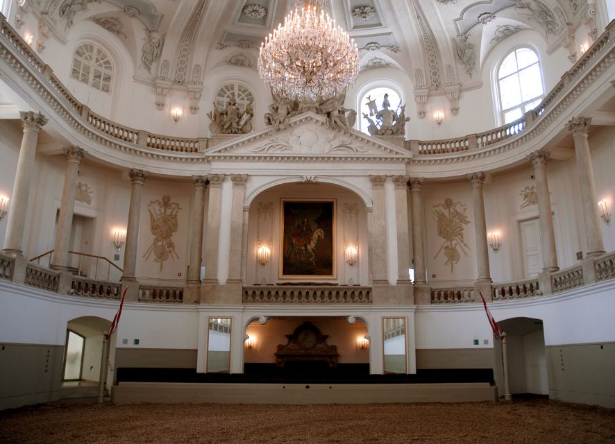 Performance Of The Lipizzans At Spanish Riding School - Vienna’s Baroque Winter Riding School, Charles VI style