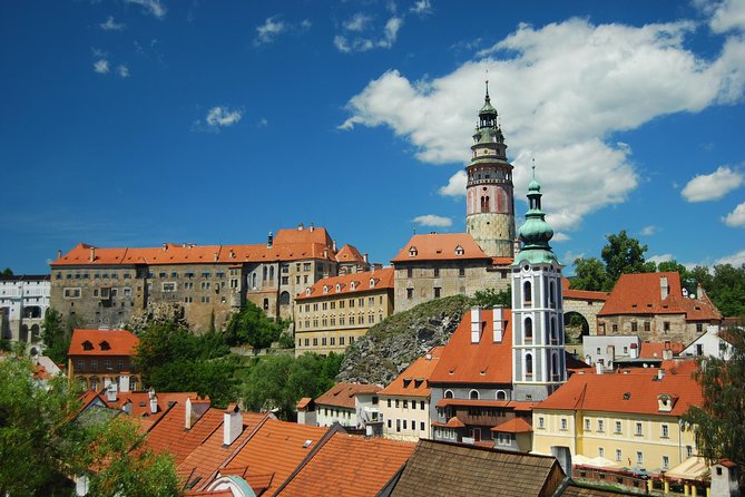 Private 2-day Guided Tour to Cesky Krumlov Hallstatt and Salzburg from Vienna - Cesky Krumlov medieval town walk and your overnight in the historic center