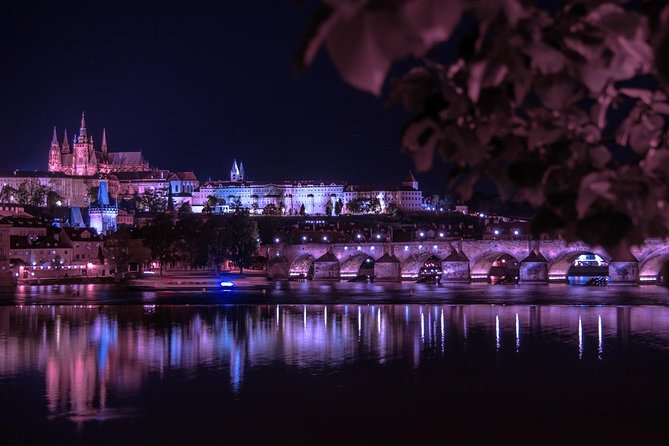 Private Car Transfer from Vienna to Prague with 2h of Sightseeing - Key Points at a Glance