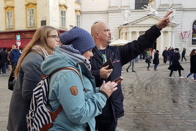 Private City Discovery walk - Historical Treasure hunt - 16 Stops With Major Squares and Church Views