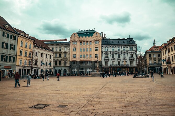 Private day Trip to Budapest and Bratislava two capitals - A long day that does a lot of work for you