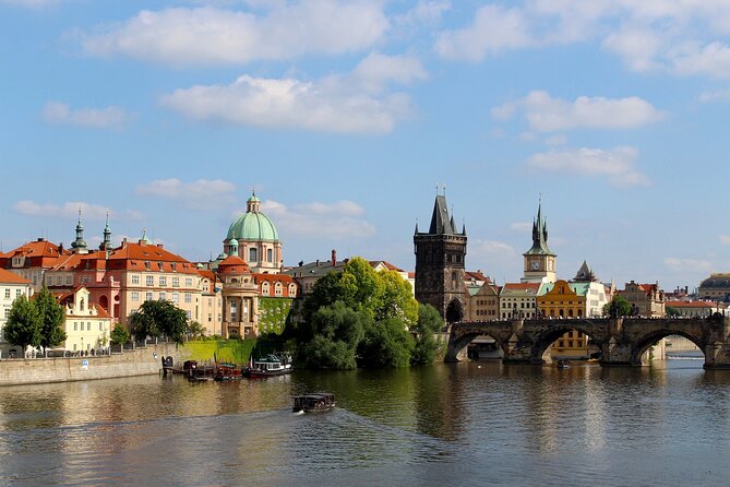 Private Full Day Tour to Prague from Vienna with a Local Guide - Vienna to Prague without the transfer headaches