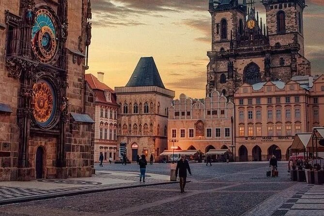 Private Guided Tour To Prague From Vienna - Prague Castle: St Vitus Cathedral areas, Old Royal Palace, and Golden Lane