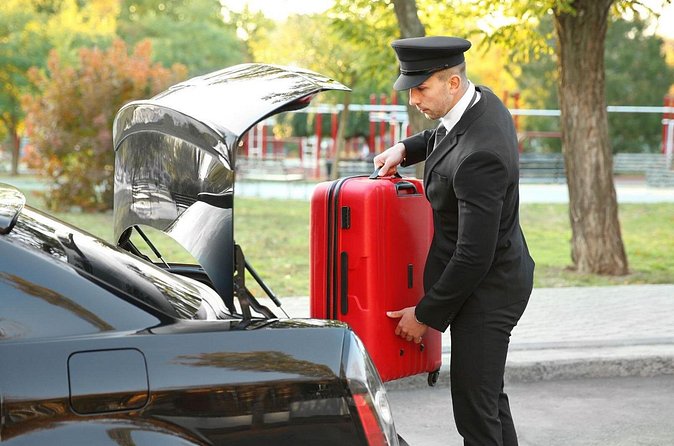 Private One Way Transfer from Vienna Hotels to Vienna Airport - The 15 Minutes Free Waiting Time, What It Actually Means