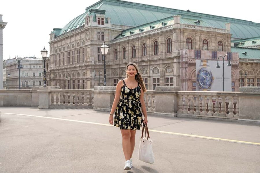 Private Photoshoot in Vienna City Center - Vienna State Opera meeting point, and why it matters