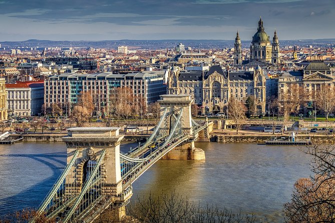 Private tour of Budapest with transfer from Vienna, Local Guide - Danube River and the Parliament Skyline: The Budapest Picture Zone