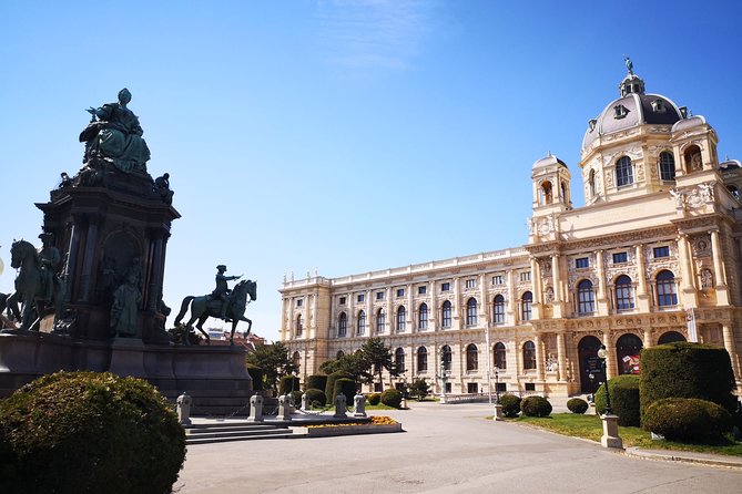 Private tour of historical Vienna with Jan - Why a private tour with Jan beats big-group history