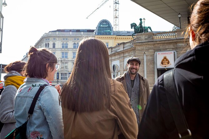 Private tour of historical Vienna with Jan - Heldenplatz and Maria Theresien Square: grandeur and modernization under pressure