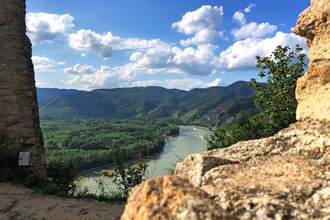 Private Tour Vienna to Salzburg via Wachau & Lake District - Dürnstein: the Robin Hood era story you can walk through
