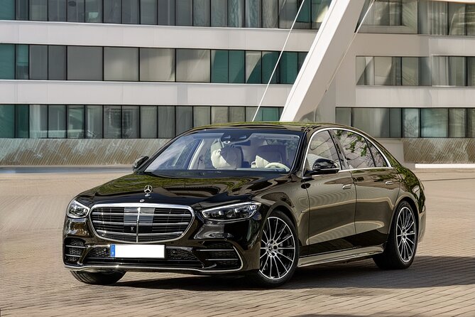 Private Transfer between Vienna Airport and Vienna City. - From Vienna Airport to your hotel door, without the maze