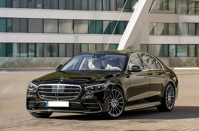 Private Transfer between Vienna Airport and Vienna City. - Price and value: what $108.89 per group is really buying