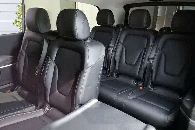 Private Transfer between Vienna Airport and Vienna City. - Chauffeur meet-and-greet and luggage help that actually counts