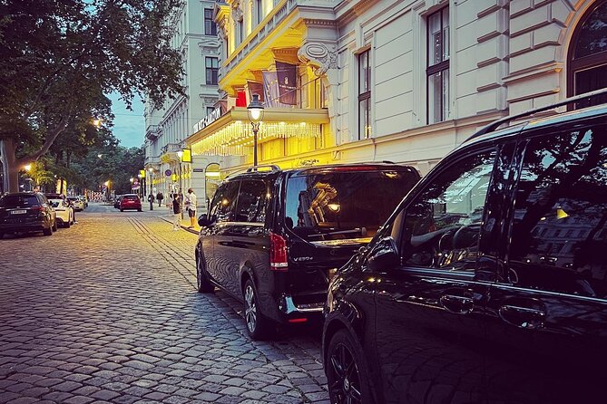 Private Transfer from Vienna City to Vienna Airport (One Way) - Vehicle Comfort And Luggage Limits You Must Plan Around