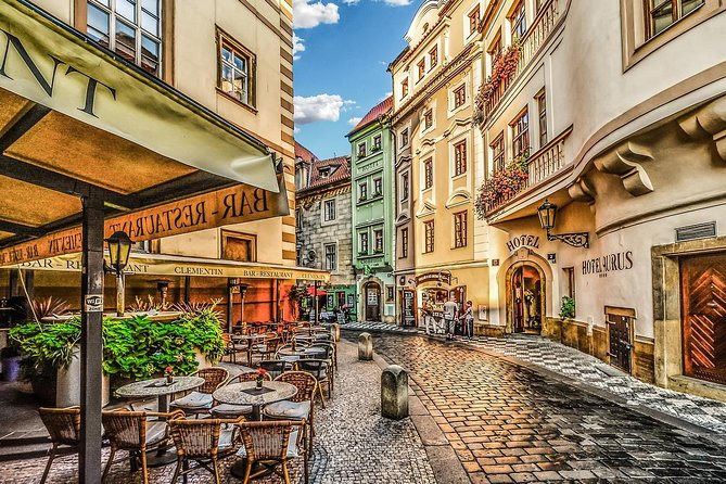 Private Transfer from Vienna to Prague with 1 hour Stop in Kutna Hora - Key Points at a Glance