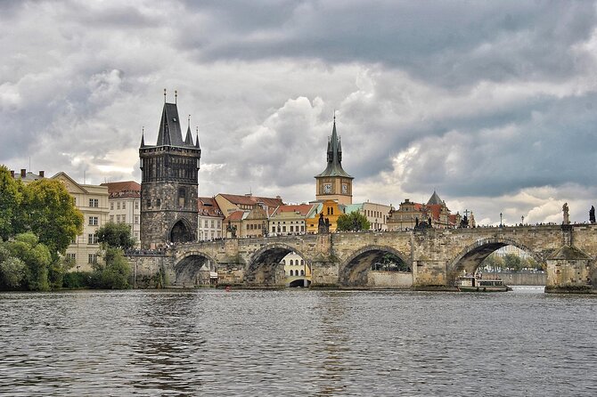 Private Transfer from Vienna to Prague with Stop in Hluboká or Český Krumlov - Vehicle Choice and Luggage Space: The Hidden Value