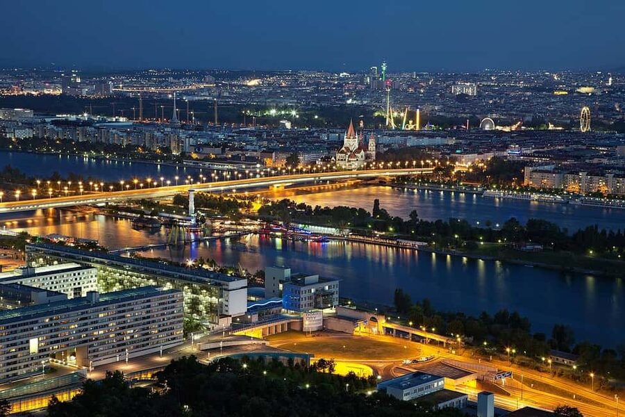 Private Vienna Night Tour – Palaces & City Lights - Private Vienna after-dark pickup and the calm pace
