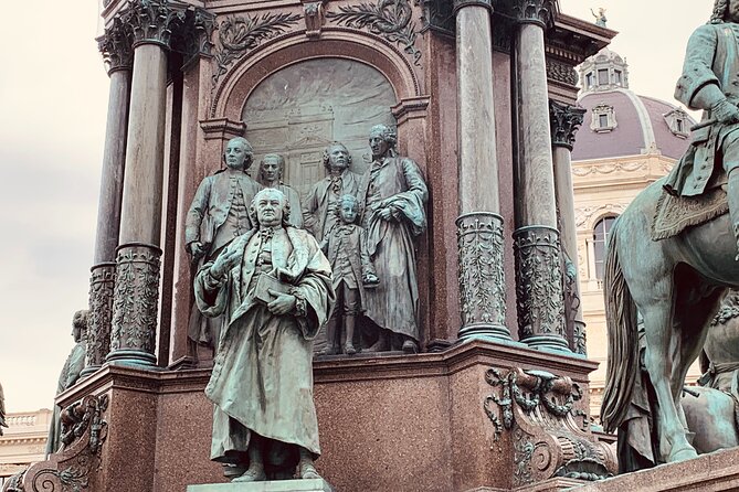 Private Vienna Walking Tour - Burggarten and Volksgarten: A Calm Break in the People’s Garden