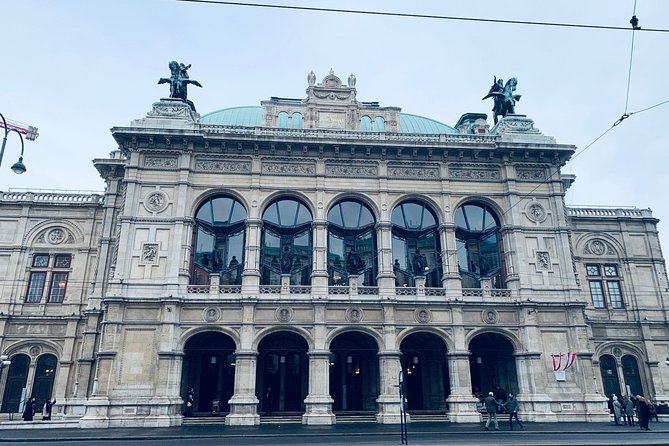 Private World War II Walking Tour in Vienna - Jewish Square: connecting memory to what you see now