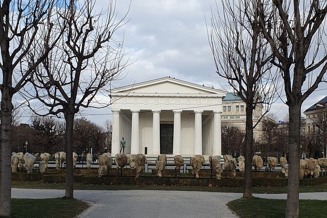 Puzzle tour: Mythical Hofburg - Starting at Volksgarten: your anchor point in Vienna