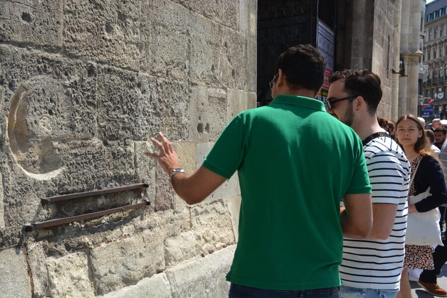Riddle Tour: Explore the Hidden Gems of Vienna - Blutgasse and the history of Blood Alley