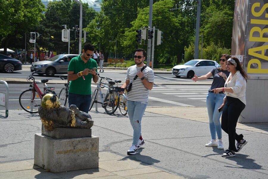 Riddle Tour: Explore the Hidden Gems of Vienna - Getting started at Annagasse, then walking on your own schedule