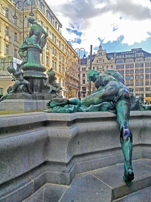 Scandals, affaires & anecdotes in Vienna - The route endgame: Palais Coburg’s exterior finish