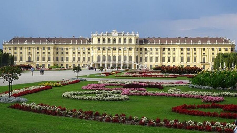 Schönbrunn Grand Tour : Private Skip-the-Line Walking Tour - Staterooms on the first floor: where Franz Josef and Sisi come alive