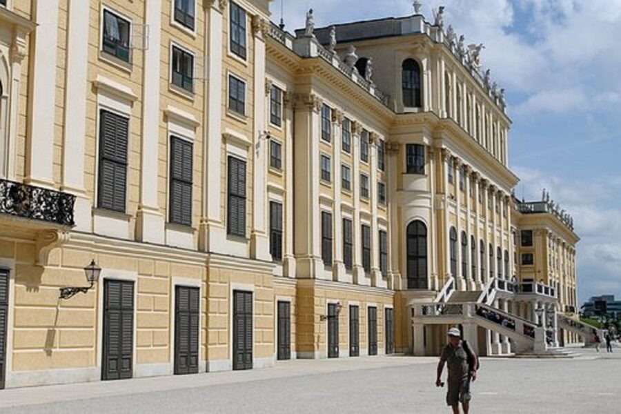 Schönbrunn Grand Tour : Private Skip-the-Line Walking Tour - Original furnishings and art: the quiet value of being shown the right details