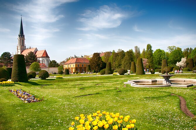 Schonbrunn Palace Fast Track Tour with Guide and Transfers - Who This Private Tour Fits Best (and Who Might Prefer to Wander)