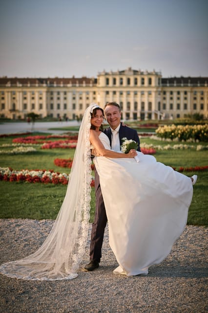 Schönbrunn Palace Private Photoshooting tour - Your private session, with Nela Valentina and Kevin in the mix