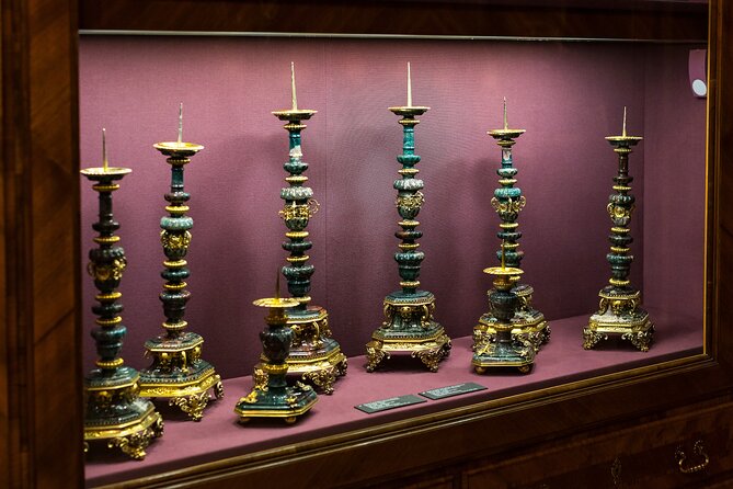 Skip-the-line Imperial Treasury Vienna Private Guided Tour - The Hofburg and Heldenplatz segments: history outside the glass cases