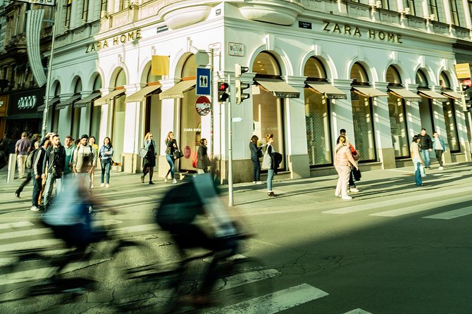 Take Fabulous Photos of Yourself in Vienna - Portrait Photography With a Real Model, Plus Posing That Looks Natural