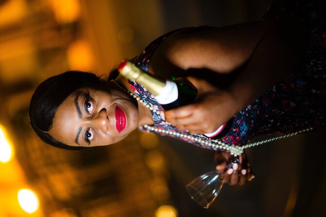 Take VIP Night Photos in Vienna With A Pro Photographer - A one-hour VIP night shoot that still feels like a real session