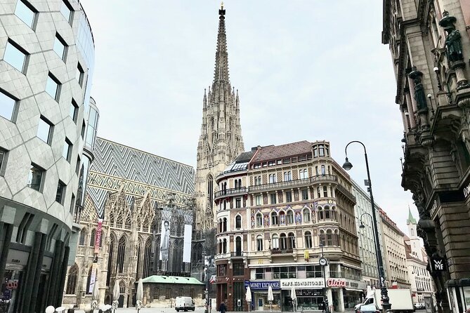 The best of Vienna on foot - Meeting at Maria Theresa: where the tour starts and why it matters
