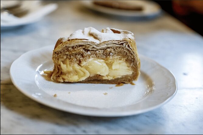 The Viennise Food Tour: The World of Yesterday - Spittelberggasse 3: Apfelstrudel and Grüner Veltliner to end on a clean note
