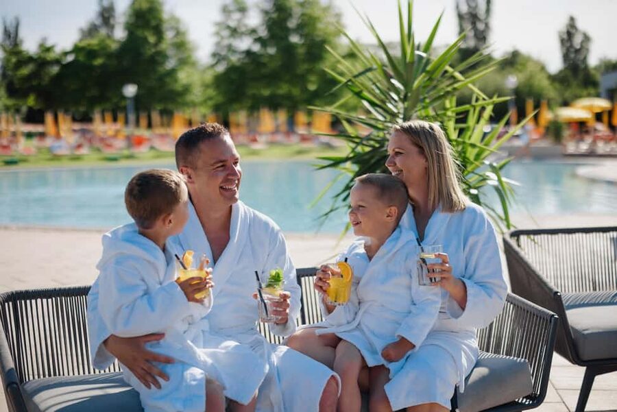 Therme Laa Wellness Day: Spa Escape Near Vienna - Water Features That Keep the Day Interesting