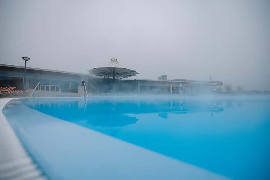 Therme Laa Wellness Day: Spa Escape Near Vienna - Sauna Options: What’s Included vs What Costs Extra