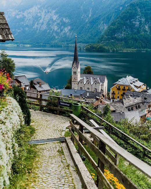 Traunkirchen, Hallstatt & Salzburg – A Day to Remember - The optional Traunkirchen stop on Lake Traunsee