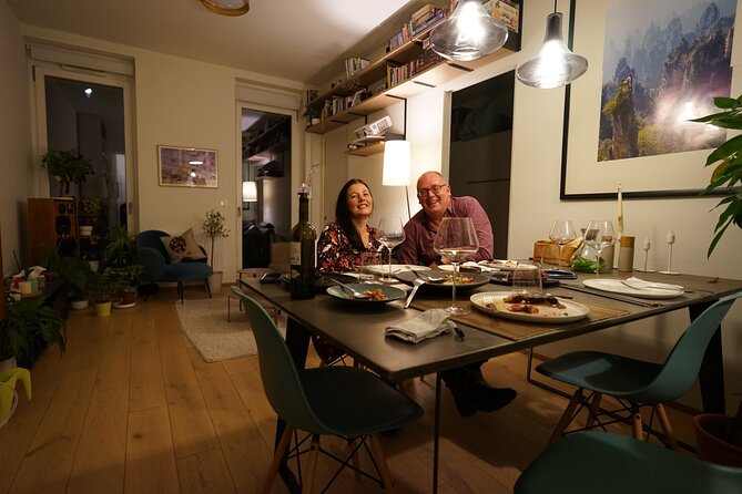 Viator Exclusive: Dine with a Cooking Show Contestant - The 3-hour flow, how the night usually runs