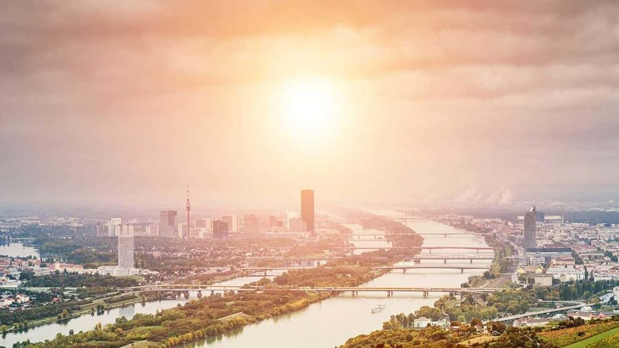 Vienna: 2-hour Danube Panorama Tour - Service and the level of narration: what to expect without guesswork