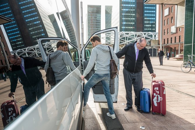 Vienna Airport private ROUND-TRIP Transfer - What the Vehicle Setup Means for Small Groups