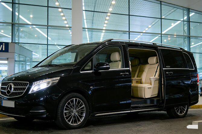 Vienna Airport (VIE) Private Transfer to Vienna City/Hotels - Door-to-Door from Vienna Airport, Without the Vienna Taxi Shuffle