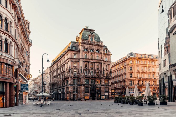 Vienna Airport (VIE) Private Transfer to Vienna City/Hotels - A Realistic Watch-Out: Communication and Return Logistics