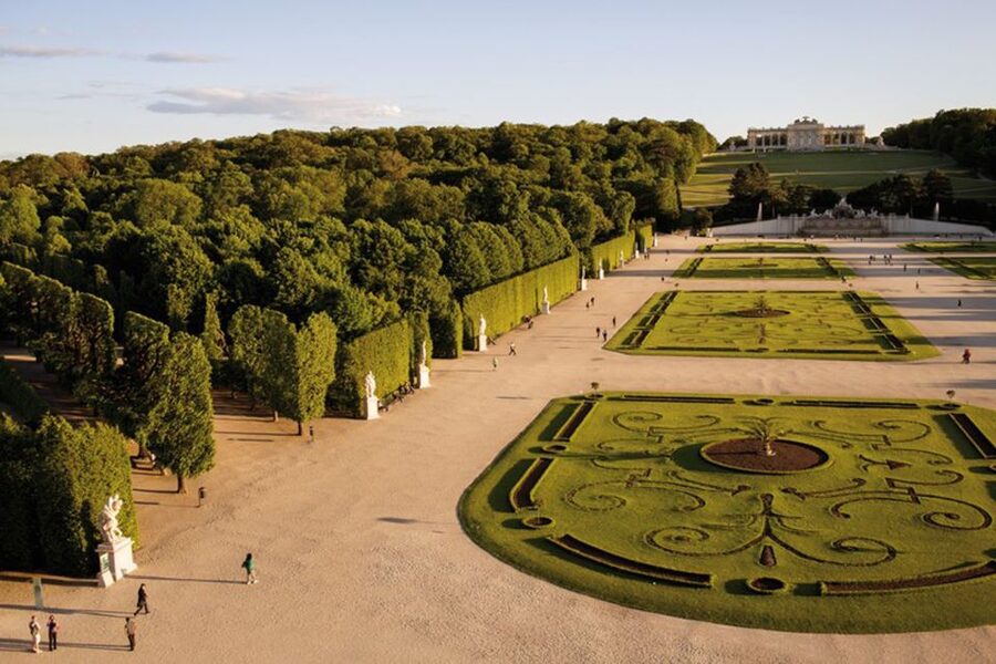Vienna and Skip-the-Line Schönbrunn Palace Private Tour - Key things you’ll notice on this Vienna and Schönbrunn private tour