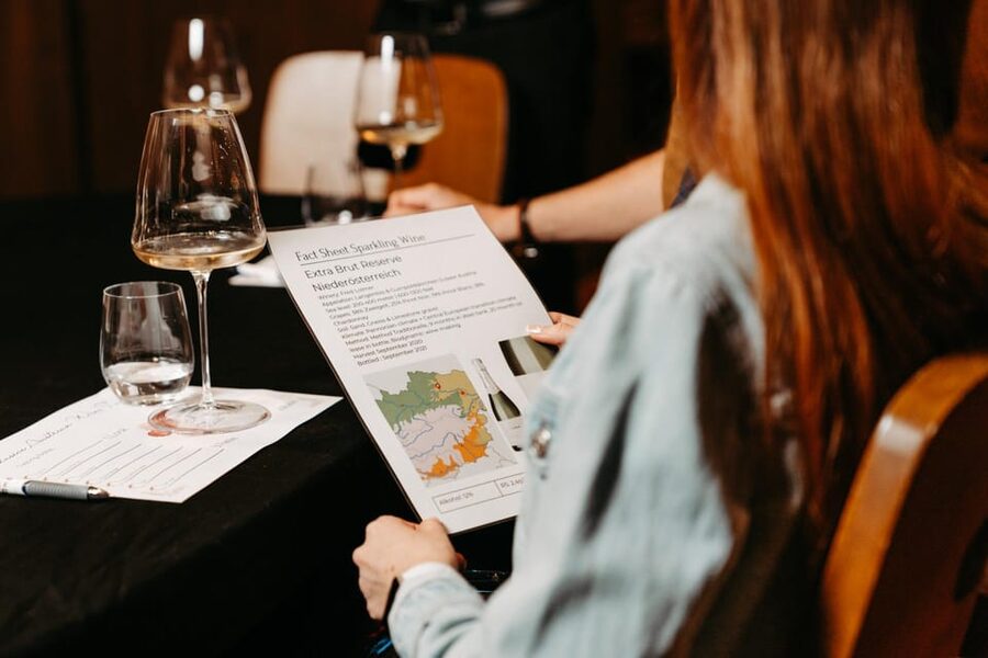 Vienna: Austrian Wine Tasting Evening - The 7-wine flight: Grüner Veltliner, Blaufränkisch, and smart surprises