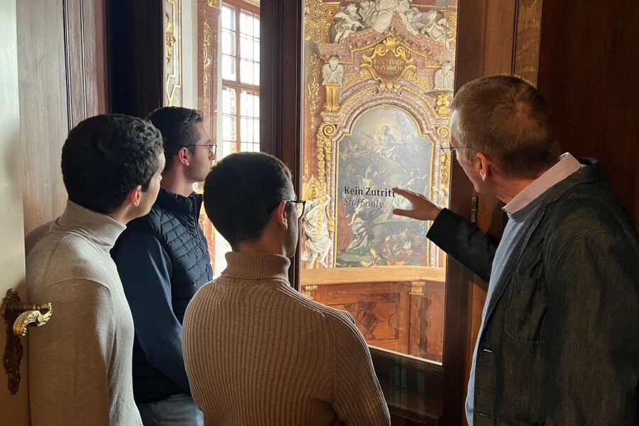 Vienna: Belvedere & The Best of Gustav Klimt Private Tour - Schiele, Rodin, and the art crossroads of Europe